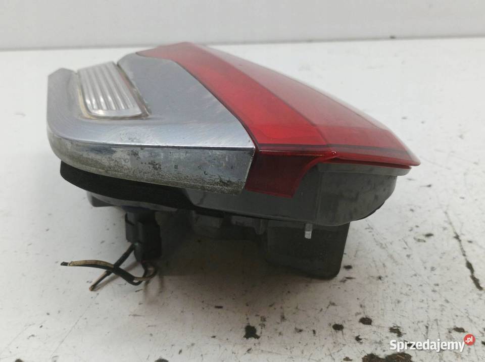 LAMPA TYŁ W KLAPĘ LEWA LIFT Jeep Grand Cherokee