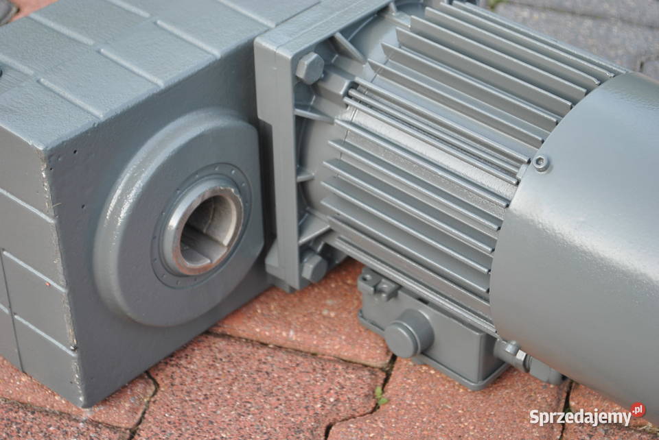 Motoreduktor 15kw 200obr z hamulcem Firmy LENZE Kargowa