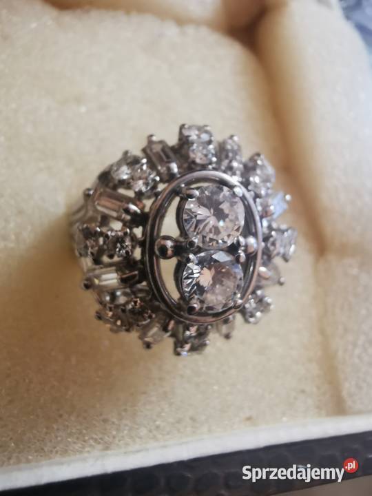 Pierścionek z białego złota pr 750 z diamentami Pierścionki Jelenia Góra