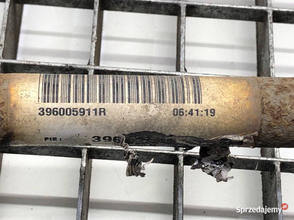 PÓŁOŚ PRAWY TYŁ DACIA DUSTER 396005911R 15 116 Półosie podkarpackie