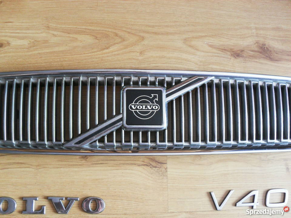 VOLVO V 40 przednia atrapa gril osobowe Konin