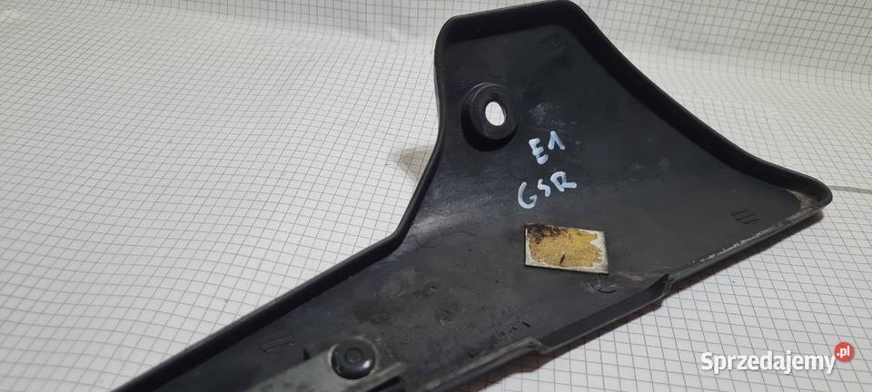 Suzuki GSR 600 pług owiewka plastik