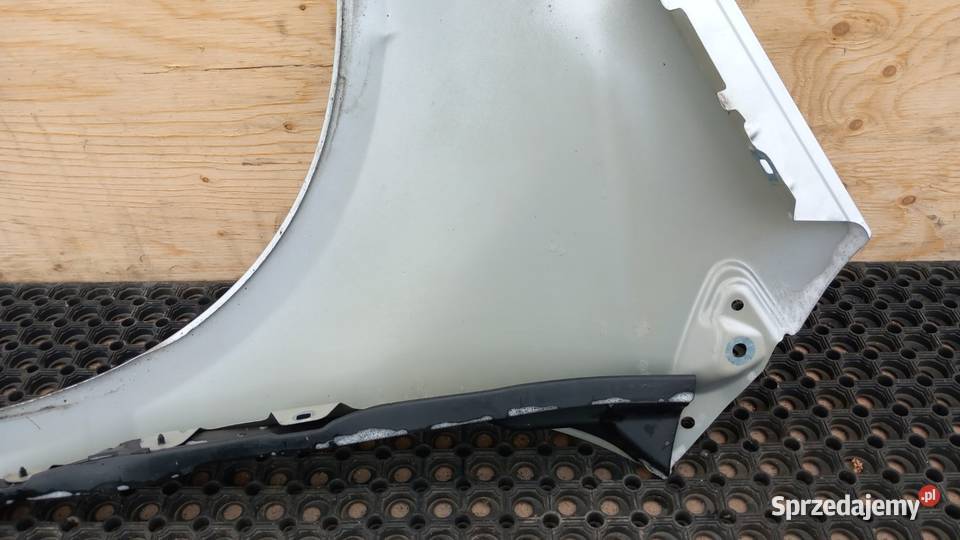 MERCEDES W169 LIFT BŁOTNIK PRZÓD PRAWY 761 Zbierkowo