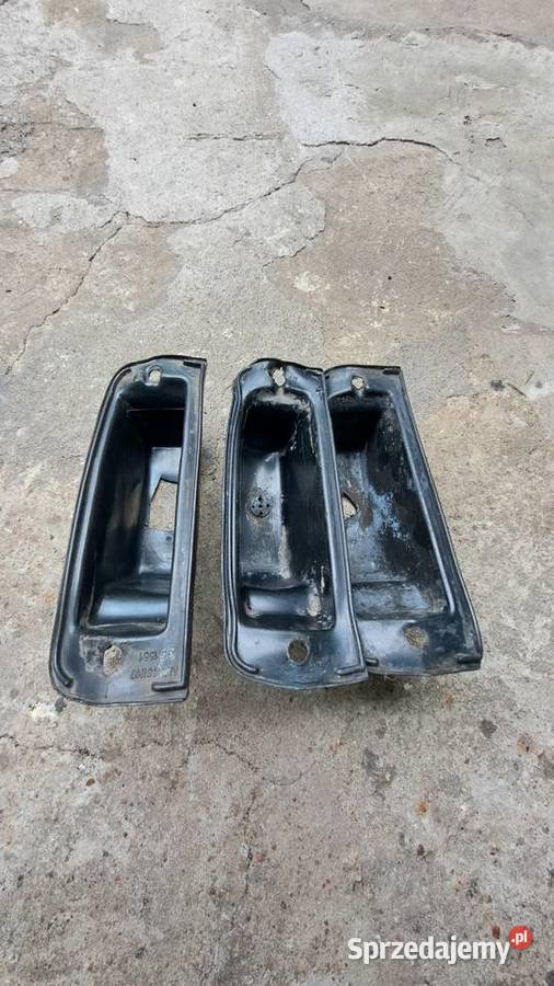 Obudowa osłona kierunkowskazu lewa Fiat 125p Leszno