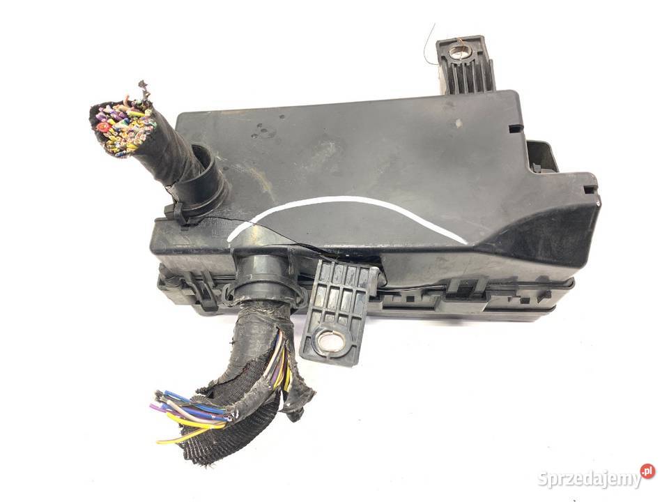 SKRZYNKA BEZPIECZNIKÓW FORD MUSTANG V