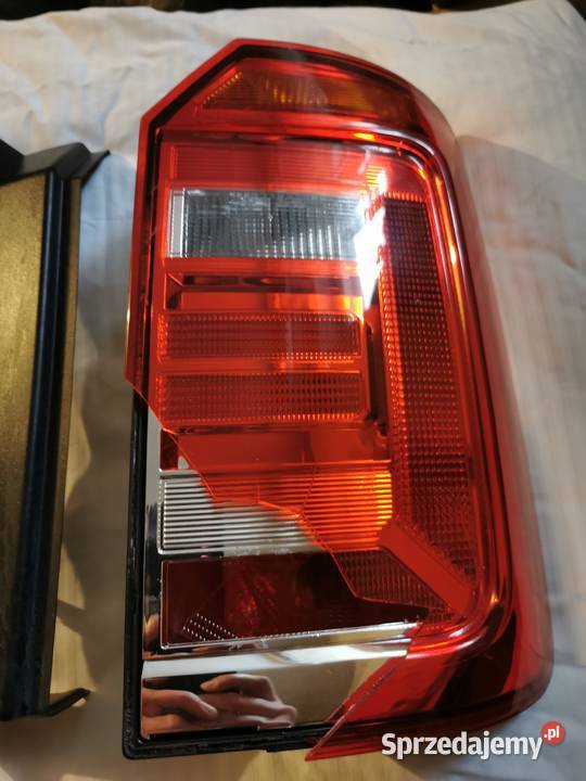 caddy lampa tył prawa z klapą do góry lampy tylne Rzeszów