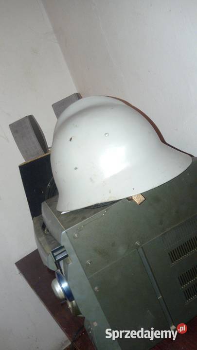 2 strażackie kaski i narty K2 świętokrzyskie Nowa Słupia