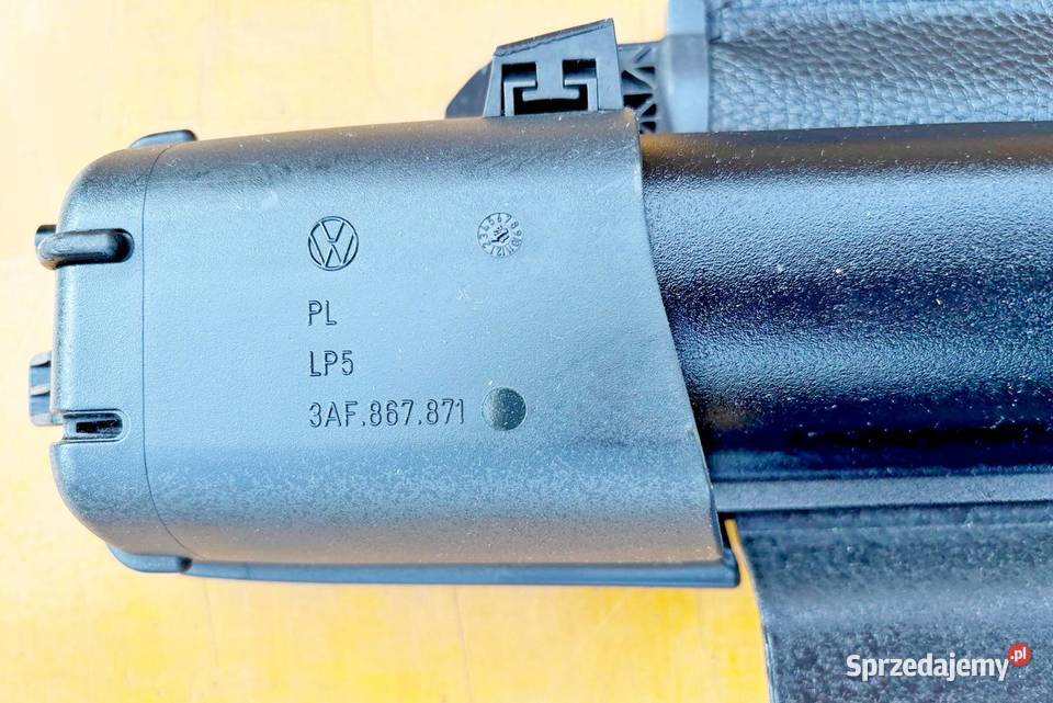 ROLETA BAGAŻNIKA VW PASSAT B7 KOMBI 3AF867871 Radom