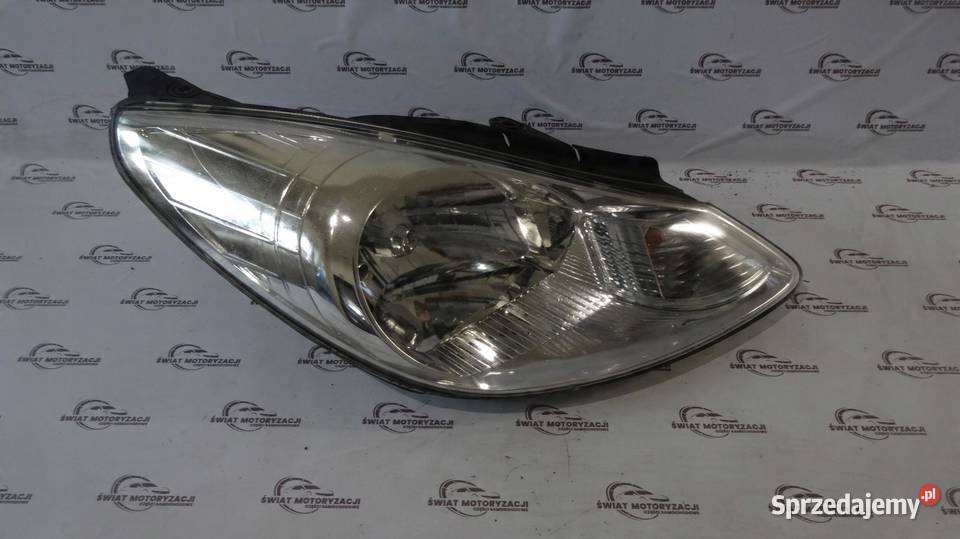 HYUNDAI i10 10r lampa prawy przód 821020X0