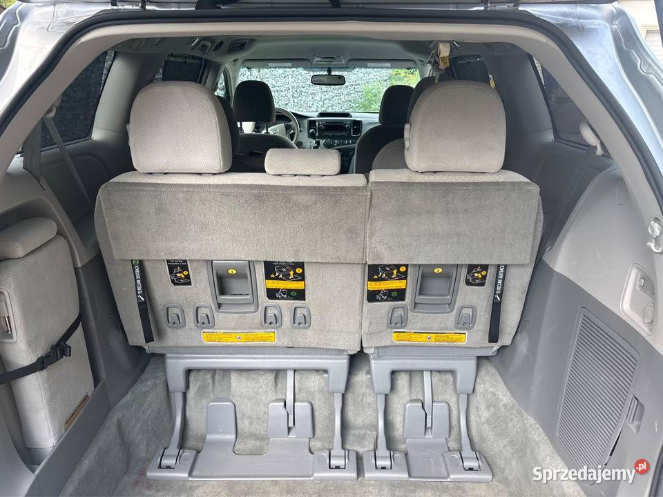Wynajem Toyota Sienna 8 osobowa 35 Benzyna LPG Chełm