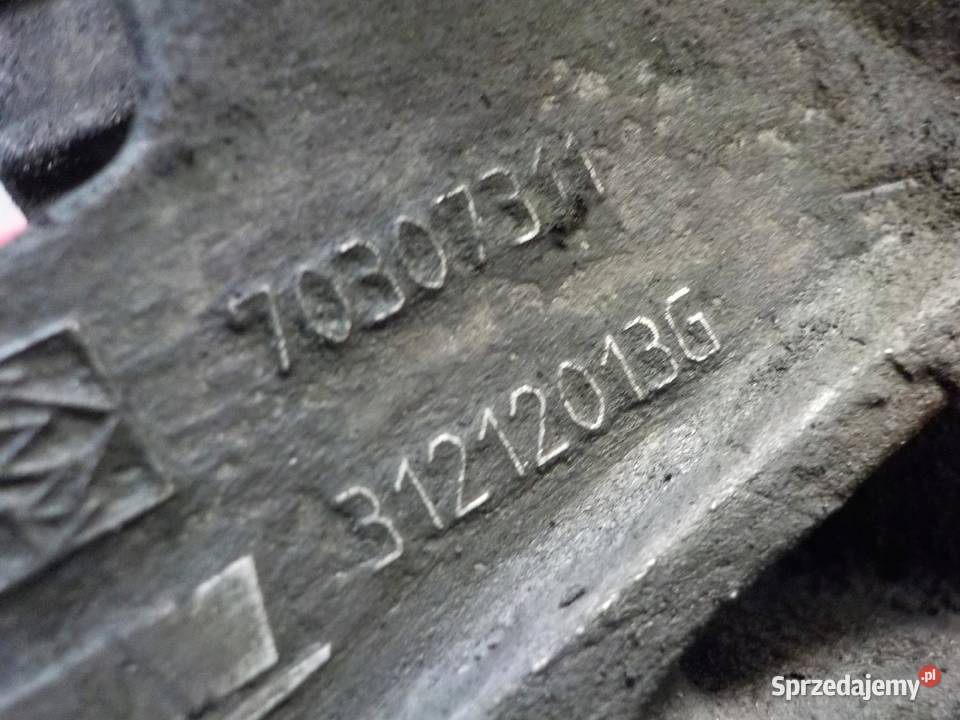 DODGE NITRO 28 CRD 09r 177 VM52C obudowa filtra mazowieckie Suków sprzedam