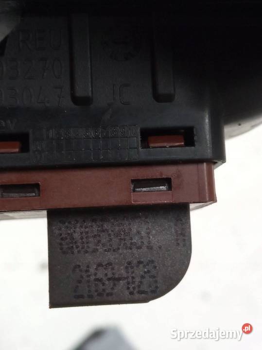 PRZEŁĄCZNIK ALARAMU KLAPY KPL 4F0962109 sprzedam