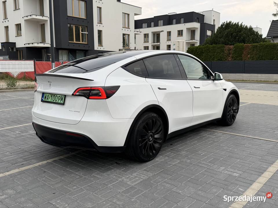 Tesla model Y Long Range Dual Motor