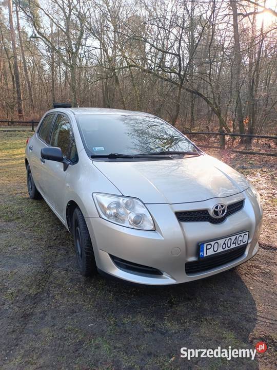 Toyota Auris 14 benzyna klima Salon Polska Luboń