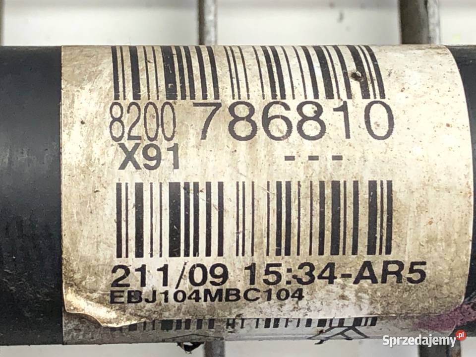 PÓŁOŚ PRAWY PRZÓD RENAULT LAGUNA III 8200786810 osobowe sprzedam