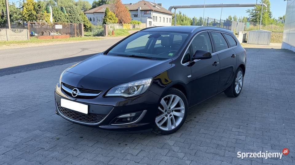 Opel Astra 16d 2014 navi kamera skóry