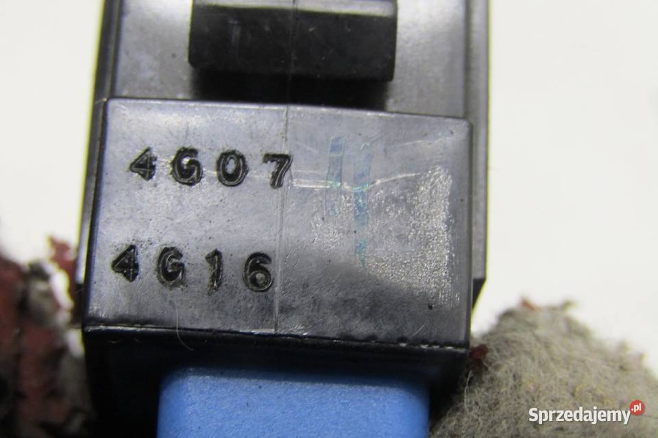 PRZYCISK PRZEŁĄCZNIK KLAPY BAGAŻNIKA MITSUBISHI sprzedam