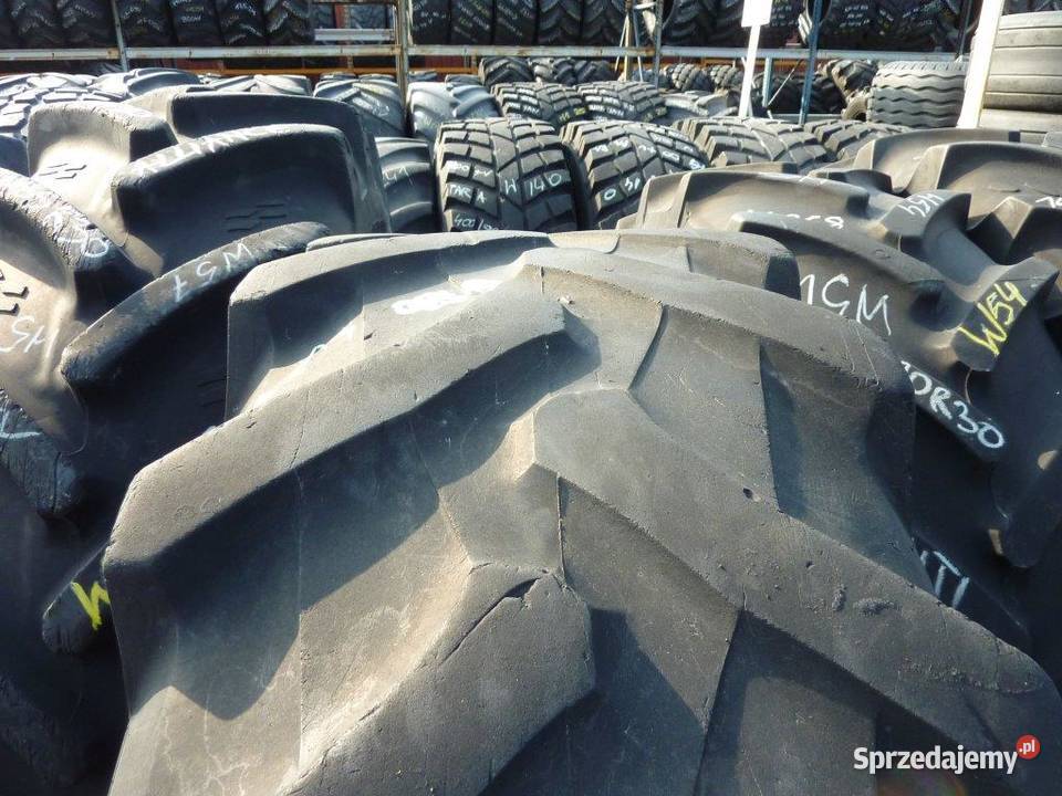 Opona używana rolnicza 42070R30 PIRELLI TM700 Zaścianki sprzedam