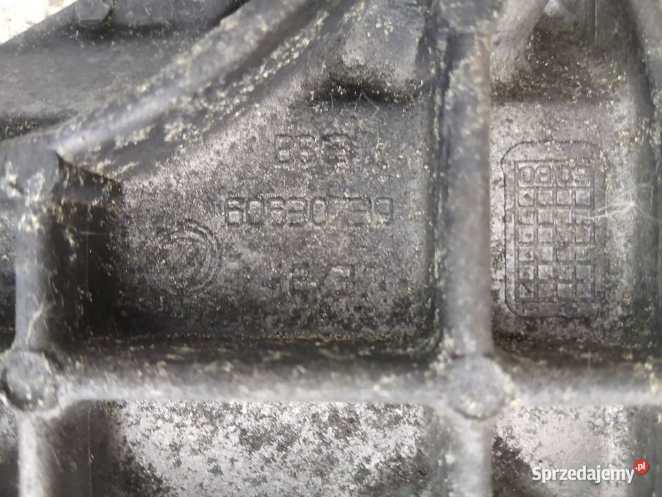Alfa Romeo 147 2010 łapa mocowania kompresora Części montażowe Szczerbice