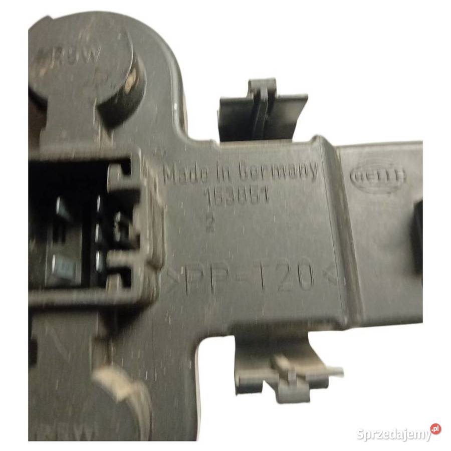 Wkład lampy oprawka żarówki HELLA 153851 tylna