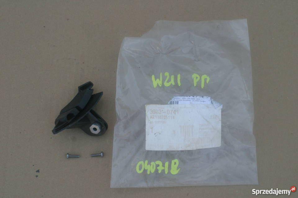 MERCEDES E KLASA W211 UCHWYT MOCOWANIE LAMPY Bieleń