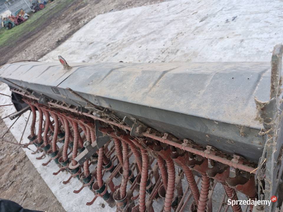 Siewnik 25 rurkowy do ciągnika stan nieuszkodzony Siewniki i sadzarki łódzkie Tuszyn