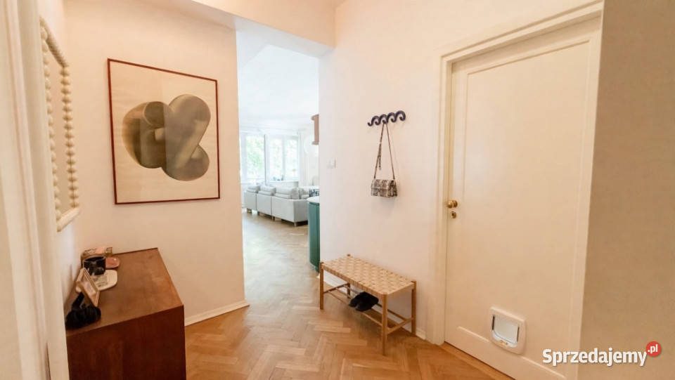 Bezpośrednio 853 m2 w przedwojennej kamienicy z Wynajem Warszawa