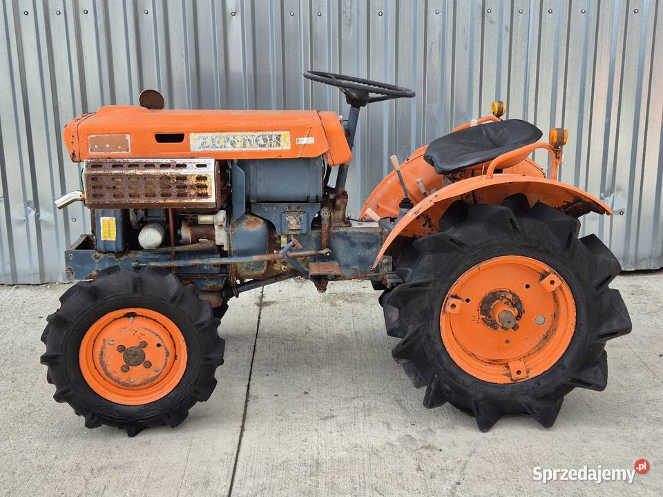 Traktorek traktor KUBOTA B7000D 44 13 Małuszyn
