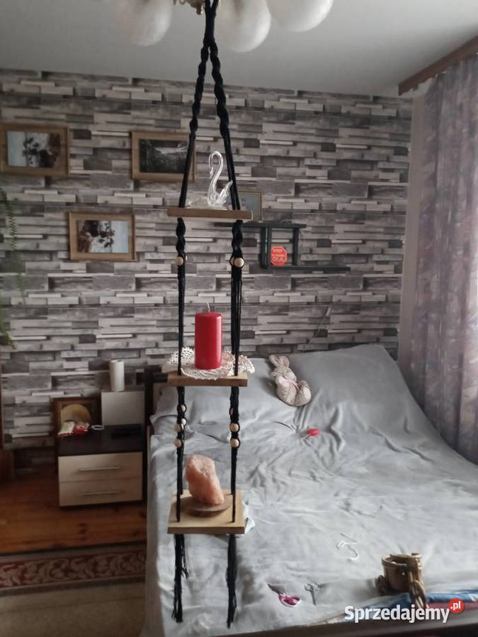 Kwietniki i polka z makramy Konopnica