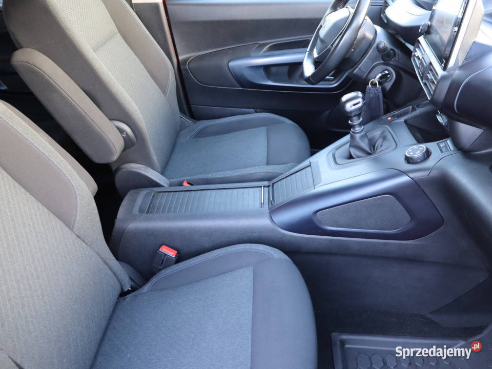 Peugeot Rifter 12 PureTech asystent pasa ruchu Katowice