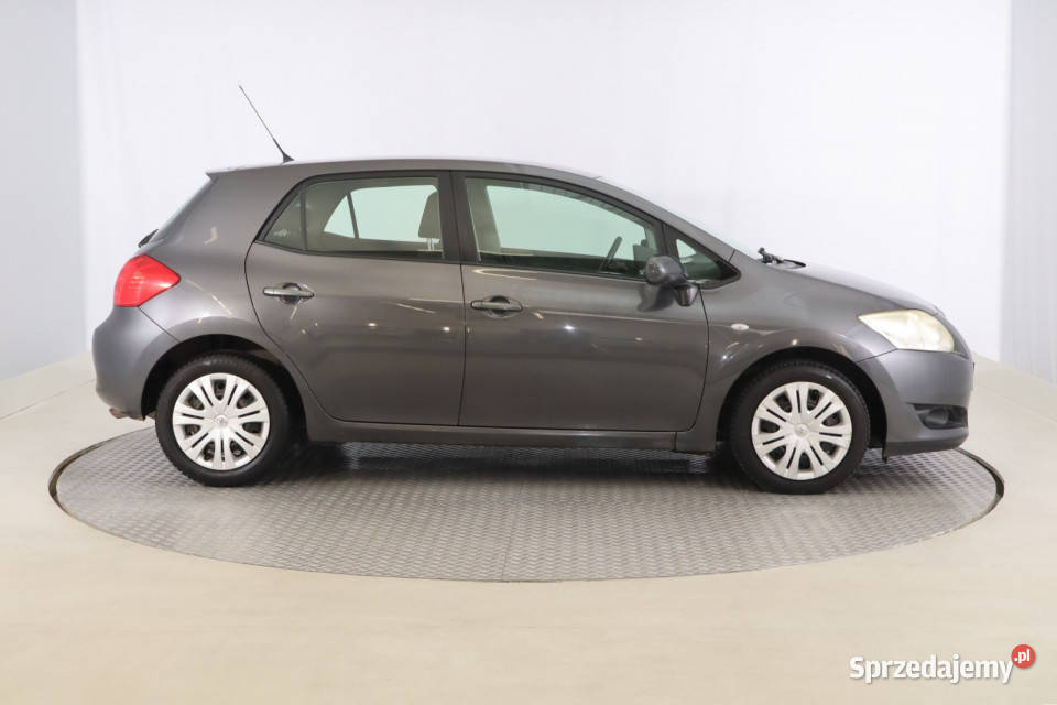 Toyota Auris 16 Dual VVTi isofix