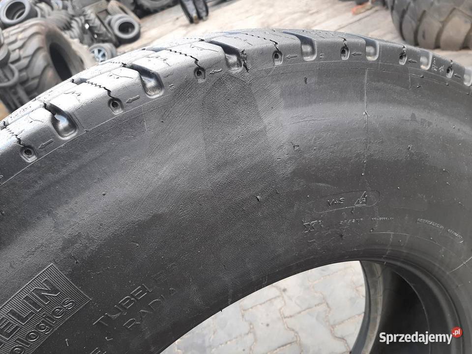 Opona używana ciężarowa 31580R225 MICHELIN 700 Zaścianki