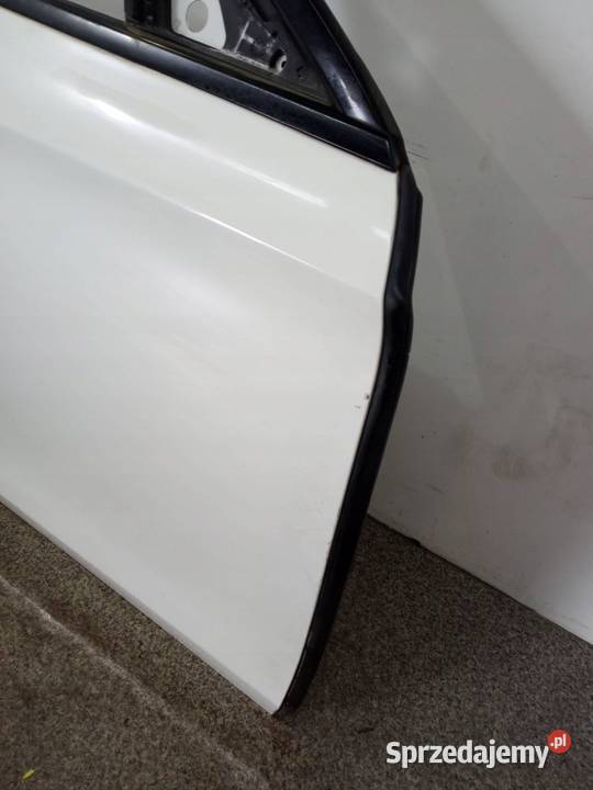 DRZWI PRAWE PRZÓD 149 MercedesBenz Eklasa V