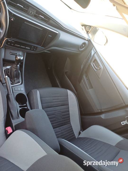 Toyota Auris Auris 16 D4D poLift 150 112 2015 zachodniopomorskie Szczecin