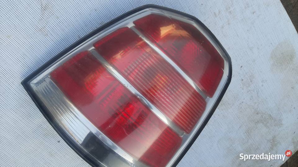 Lampa tylna lewa Opel Zafira B 24451841 dolnośląskie Dębno sprzedam