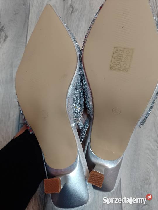 41 Srebrne bogato zdobione czółenka wieczorowe z szary/srebrny Kraków