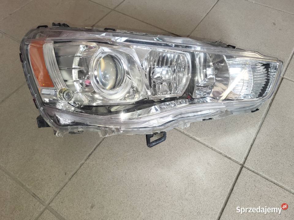 OUTLANDER II Lift 10r Prawa lampa reflektor Części samochodowe zachodniopomorskie Szczecin