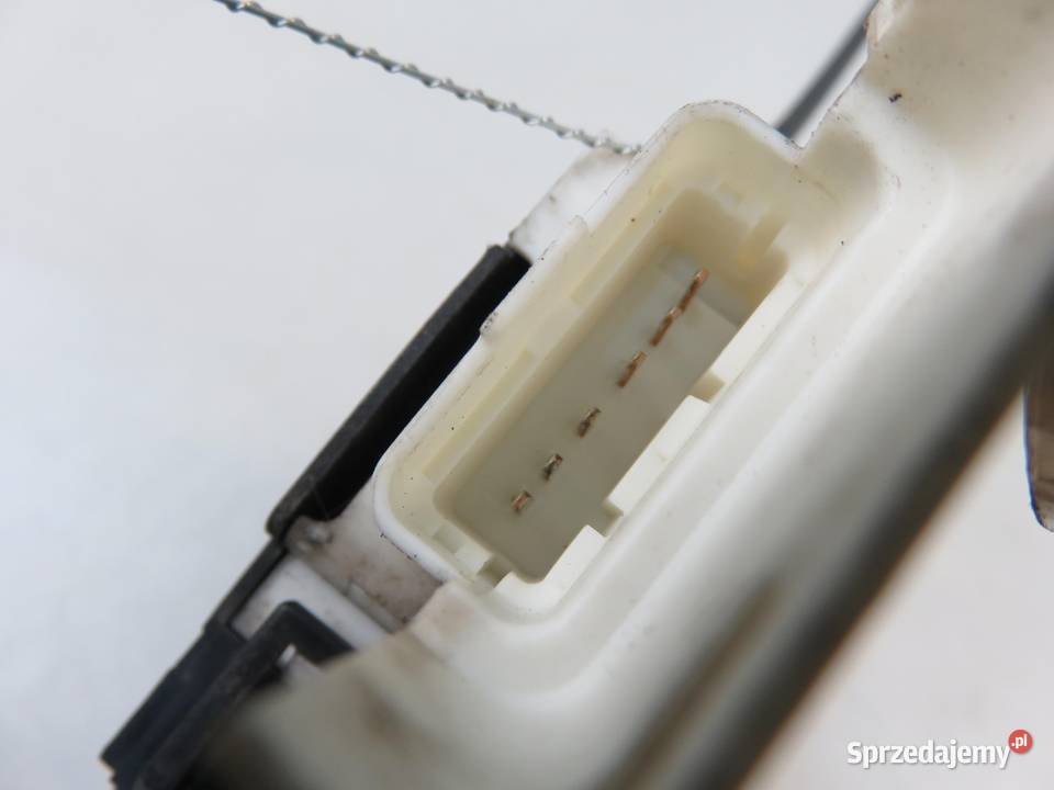 ZAMEK LEWY PRZEDNI PEUGEOT 407 9681333380 osobowe Części samochodowe małopolskie