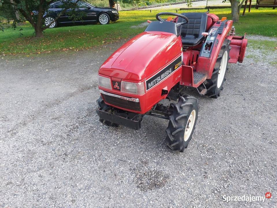 Traktor Mitsubishi Włostów