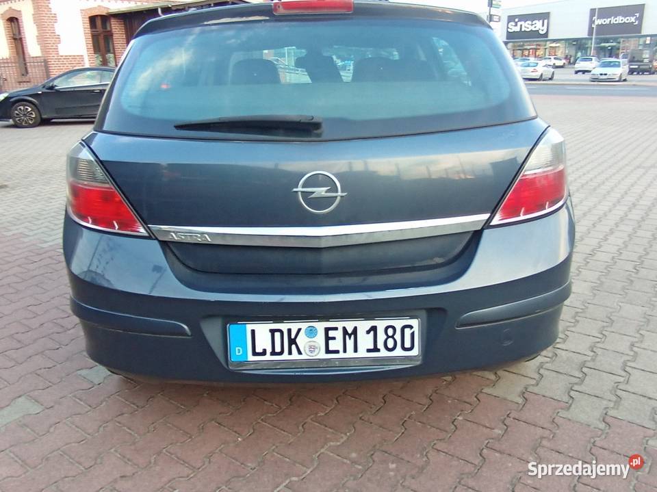 Opel astra 16 benzyna serwowane w ASO 1 klimatyzacja Poznań