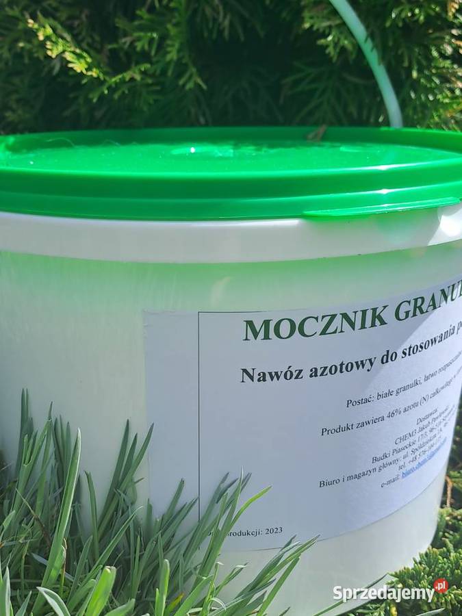 Nawóz na trawę tuje krzewy warzywa mocznik mazowieckie Puszcza Mariańska