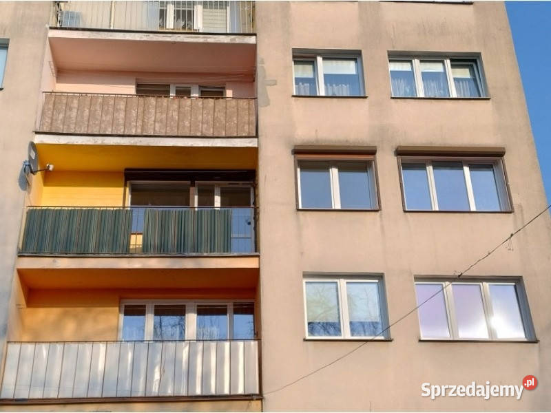 Syndyk sprzeda mieszkanie w Górze Piętro 3 Góra