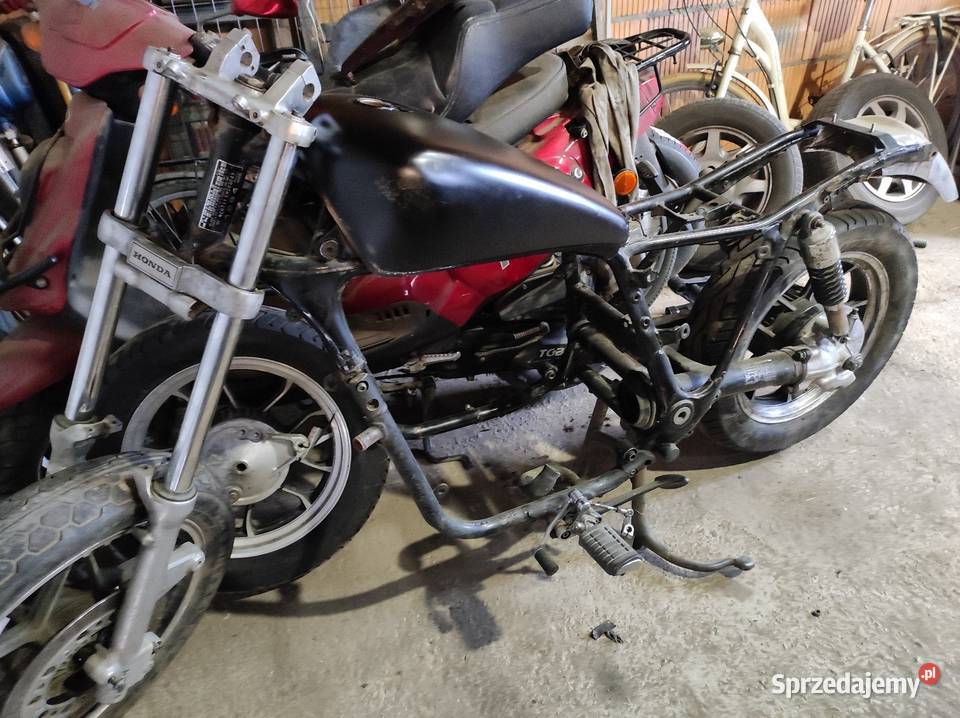Rama z kolami honda magna vf 750