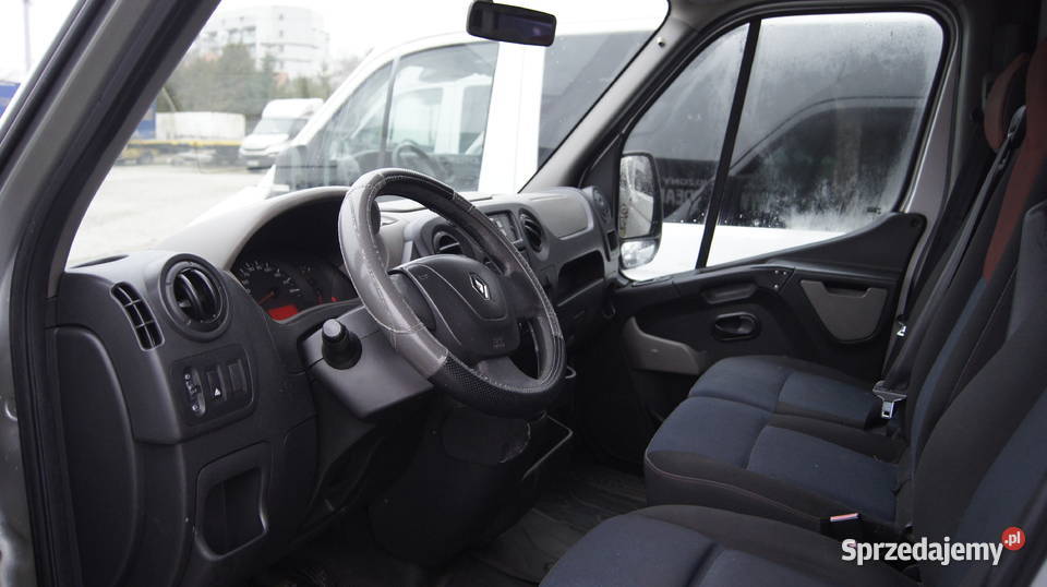 Ładny nie zmęczony pracą Warszawa