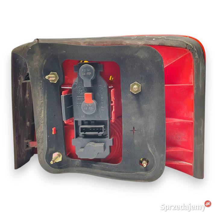 LAMPA LEWA Audi A6 C5 Avant Kombi tylna tylnia