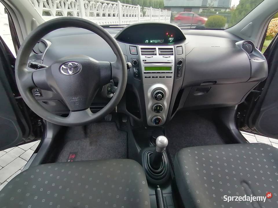 TOYOTA YARIS 13 VVTi 87 Klima 5 drzwi przeb 151 poduszka powietrzna