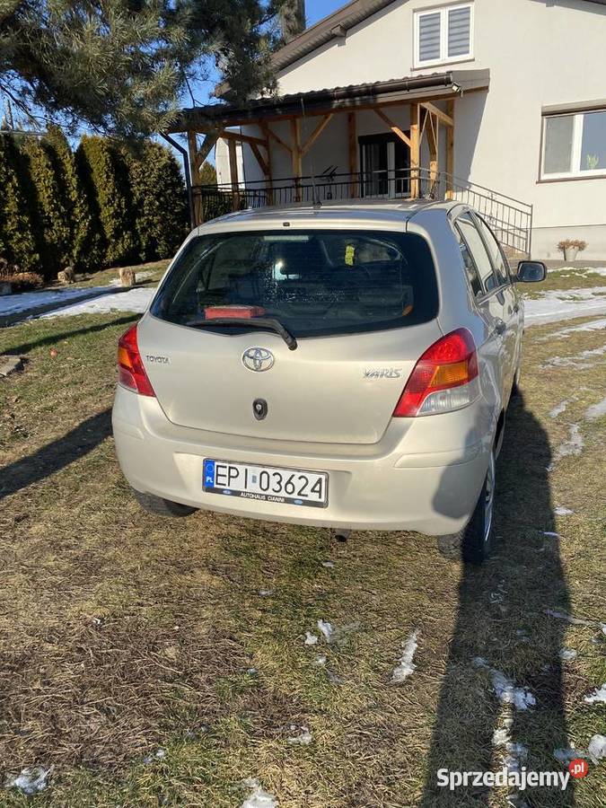 Toyota Yaris nieuszkodzony Piotrków Trybunalski