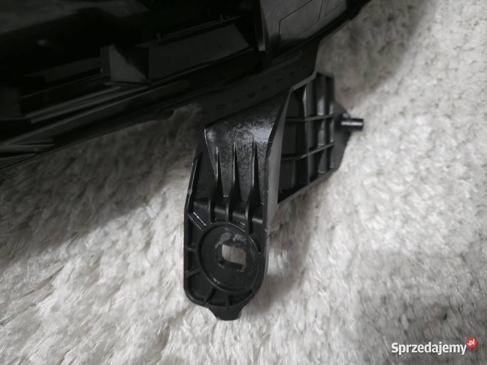 Lampa lewa przód przednia Renault Master IV LIFT lewe Zwoleń