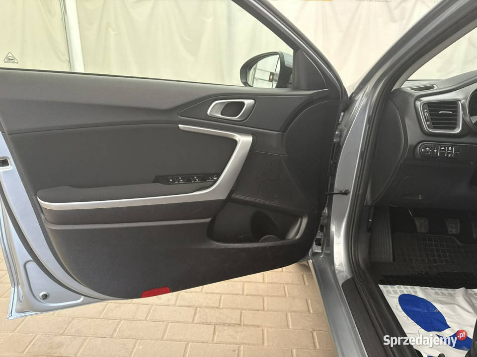 Kia Ceed 16 CRDi136 M Salon Faktura Vat III 2018 srebrny Warszawa