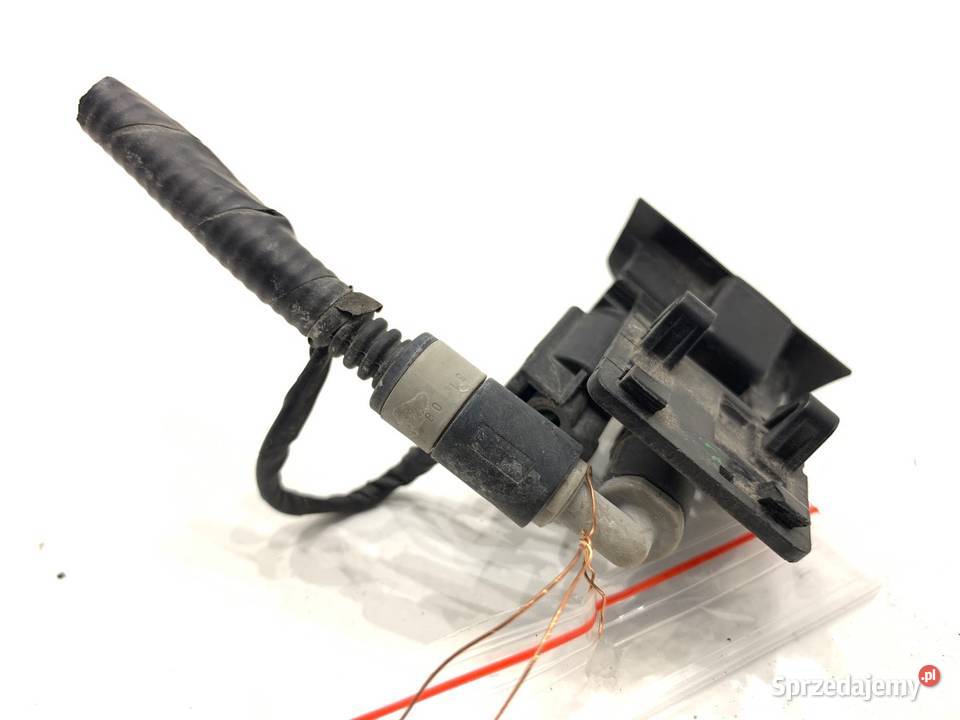 DYSZA SPRYSKIWACZA SZYB LEWA BMW E70 0613